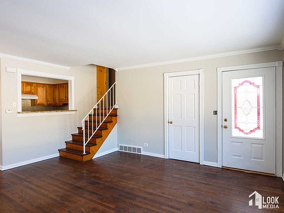 4th image of 205 E Vermont St