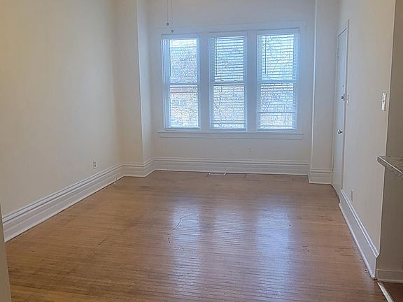 3rd image of 3631 N Ashland Ave #1