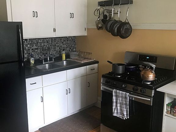 2nd image of 1906 W Waveland Ave APT 1R