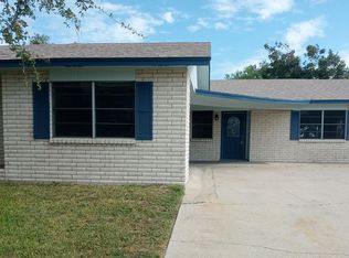 112 Port Ave, Rockport, TX 78382