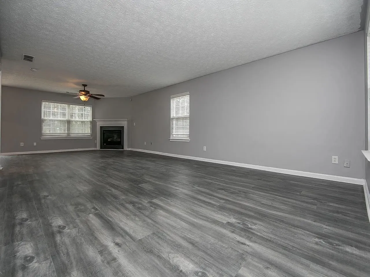 Charming 3 Bed 3 Bath Home in Powder Springs, GA - $2022/mo — Photo 4