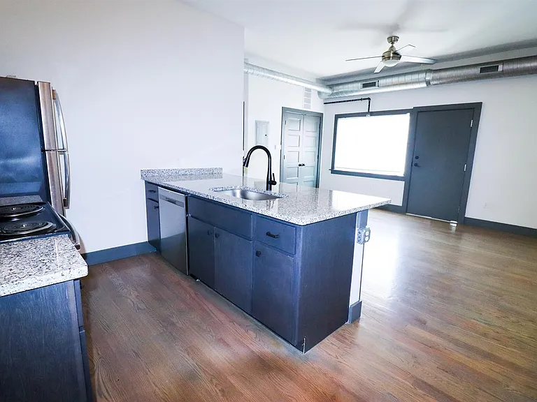 2616 Short Vine — Photo 17