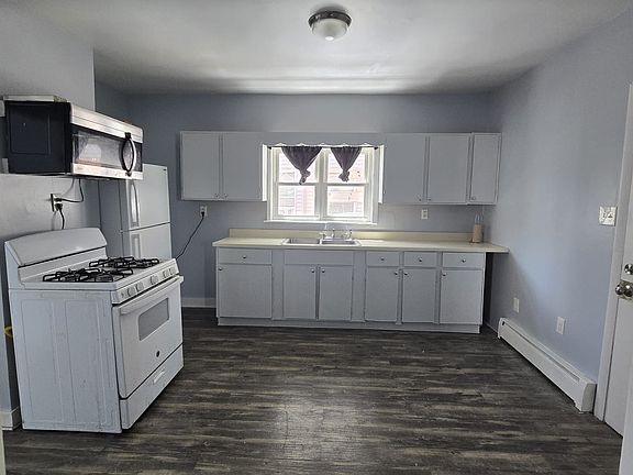 4th image of 41 Carolina Ave #1