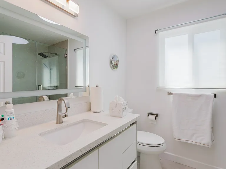 10619 Mather Ave — Photo 52