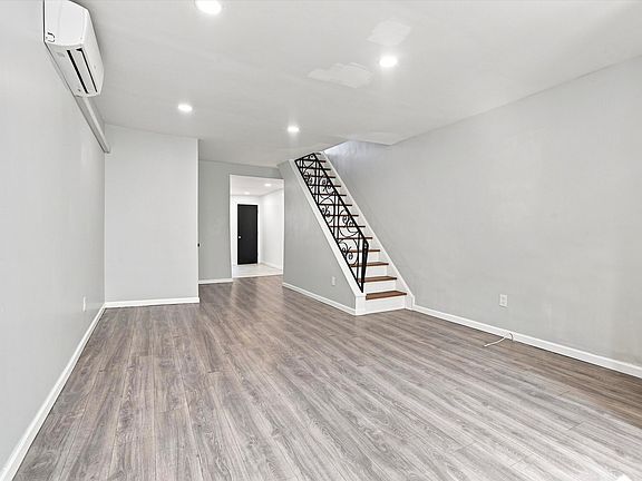 3rd image of 315 Winton St