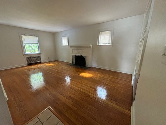4th image of 174 N Livingston Ave