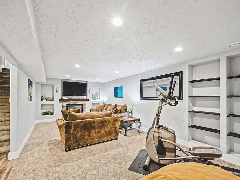 11168 N Bartlett Ave — Photo 22