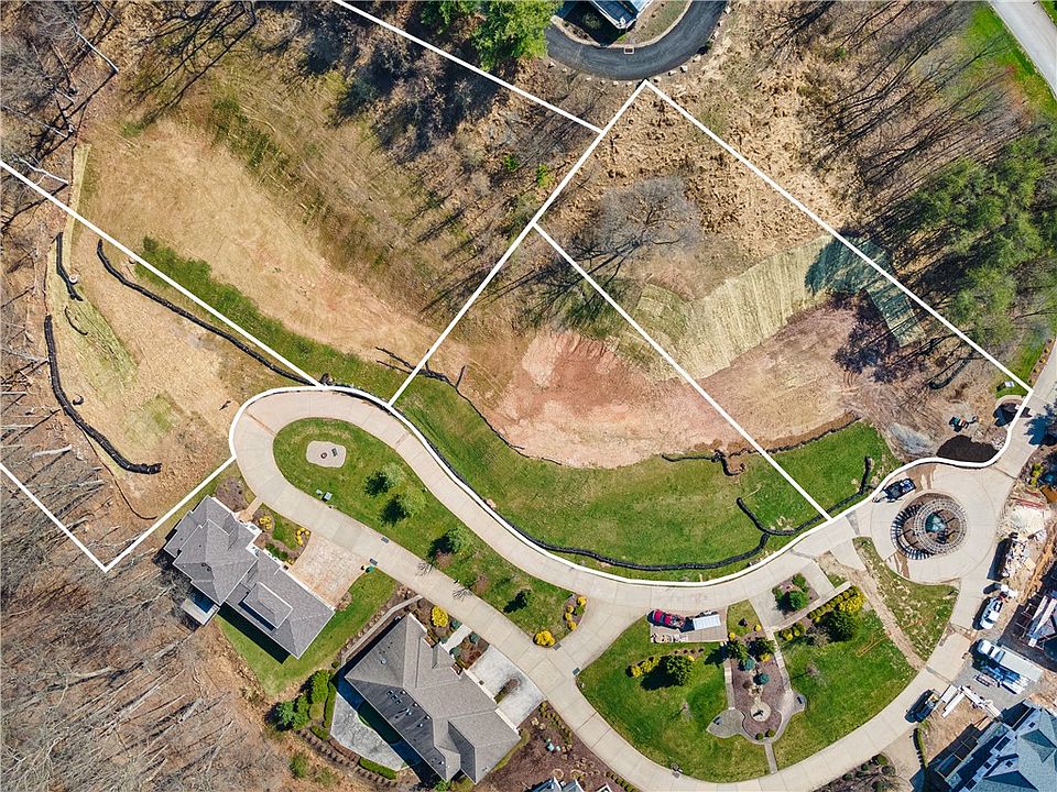 2nd image of 709 The Gardens Dr