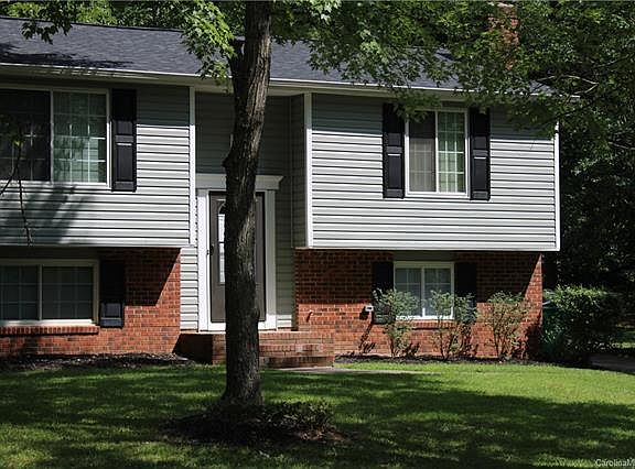 2nd image of 8113 Ivy Hollow Dr