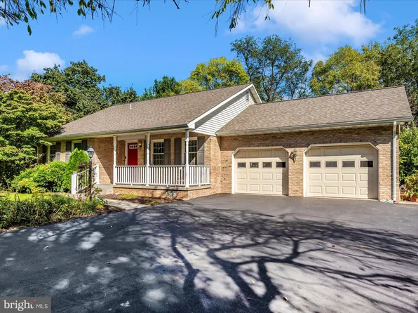 8009 Runnymeade Dr, Frederick, MD 21702