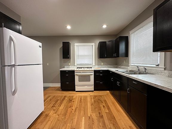4th image of 1325 S Burdick St APT 1