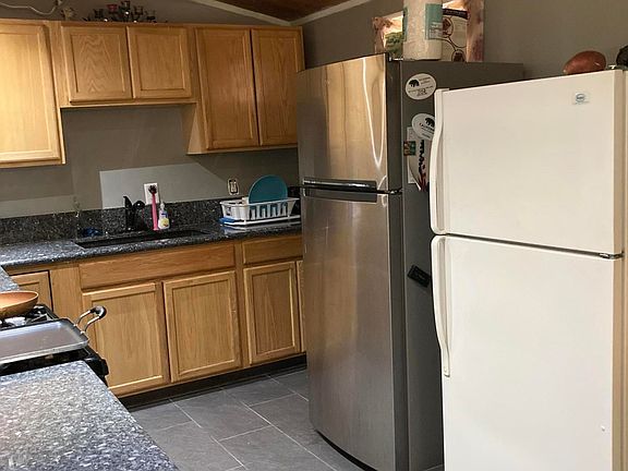 5th image of 821 W Avenue H8