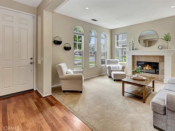 2nd image of 3 Amaryllis St