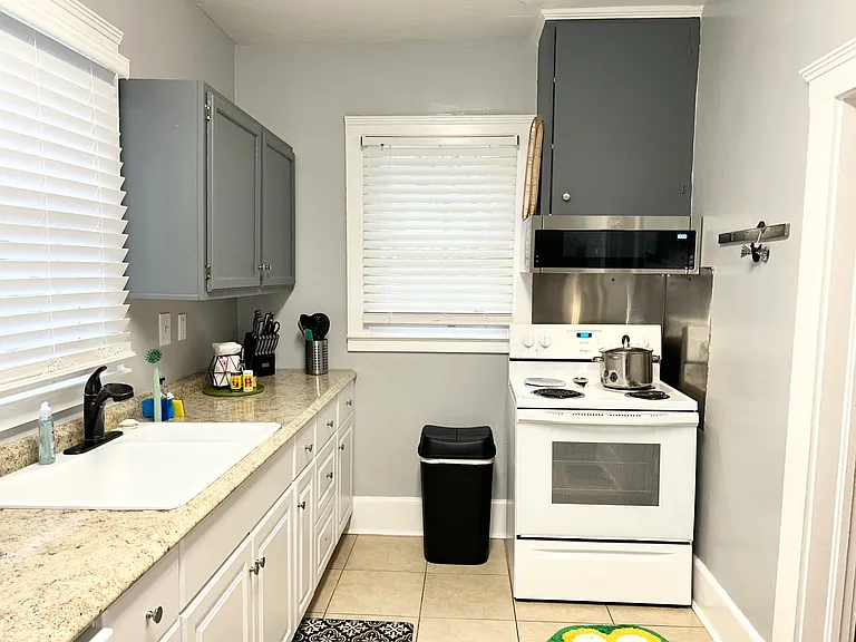 1039 Riviera St — Photo 31