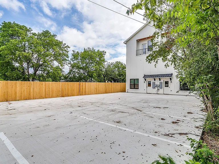 3210 Forest Park Blvd — Photo 42