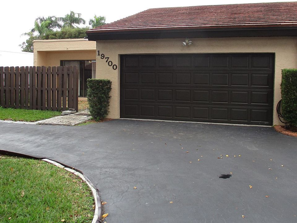 1st image of 19700 W Lake Drive