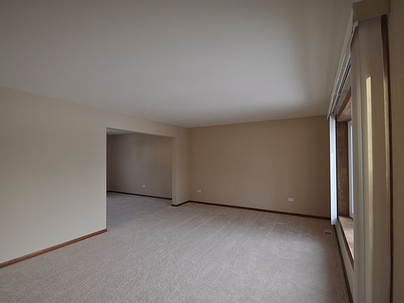 2nd image of 8142 Braeburn Ln