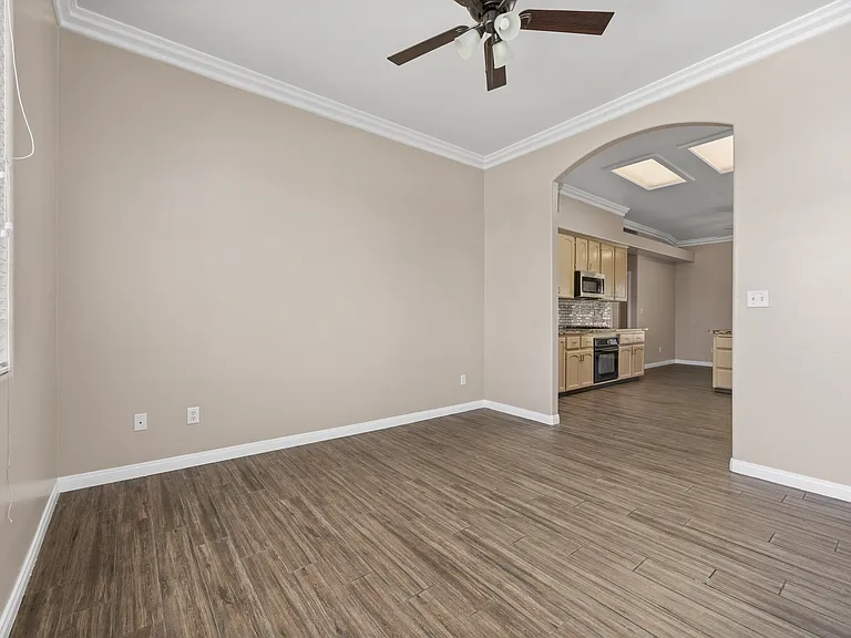 7005 Colony Park Dr — Photo 3