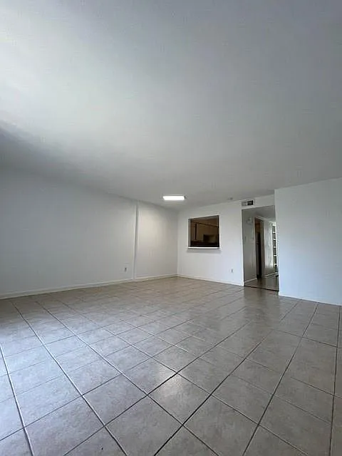 2 bed, 2.5 bath, 1296 sqft, $1,250 — Photo 4