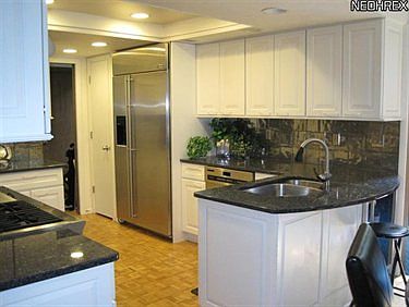 3rd image of 3030 Oakwood Ln
