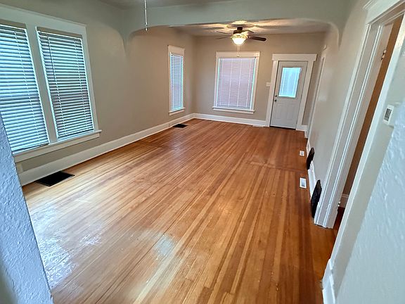 5th image of 1008 Irene St