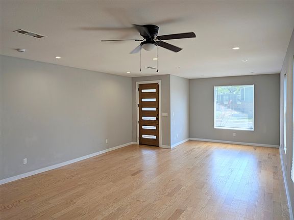 3rd image of 2871 E Overton Rd