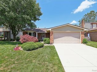 42698 Keystone Ln, Canton, MI 48187