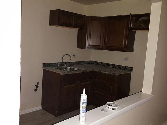 4th image of 1200 W 127th St APT 10