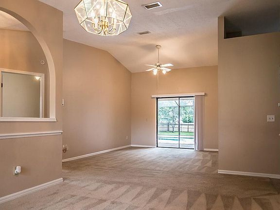 3rd image of 3951 Appletree Dr