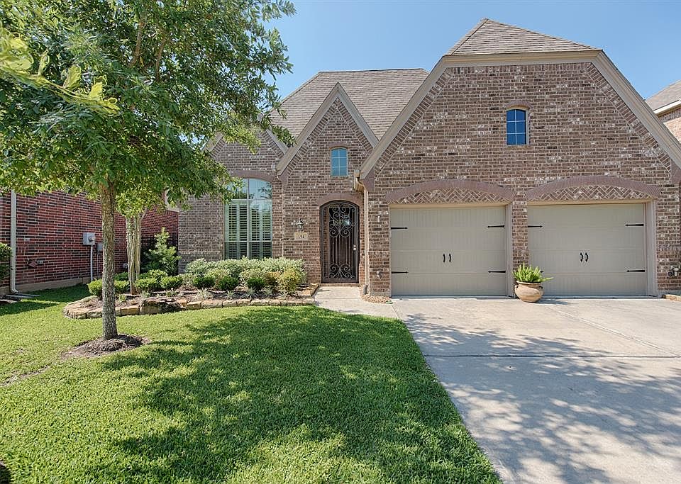 1st image of 194 N Vershire Cir