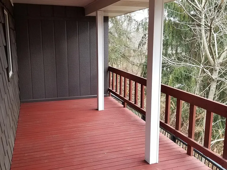 28 Rock Point Rd — Photo 3