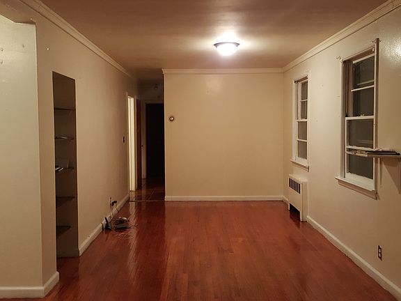 3rd image of 202 Clendenny Ave #1