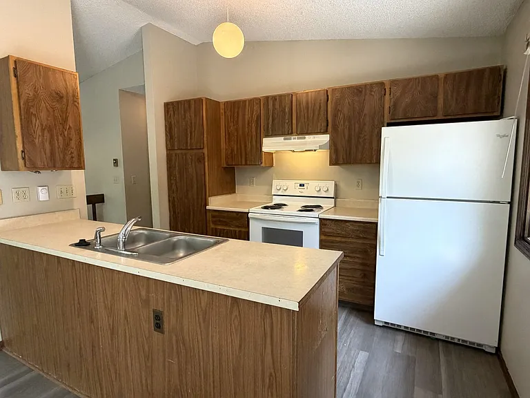 2013 Custer Dr — Photo 5