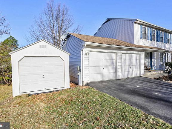 3rd image of 314 Council Oak Dr