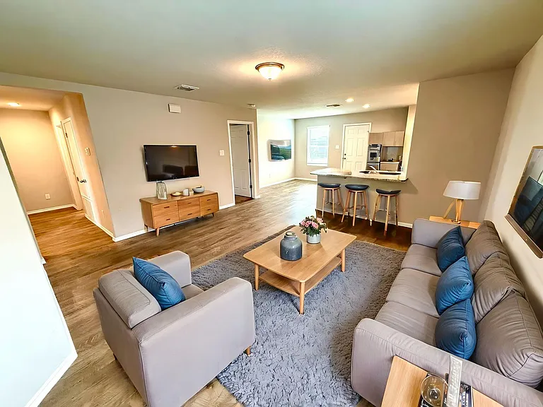 7614 Crestway Rdg — Photo 2