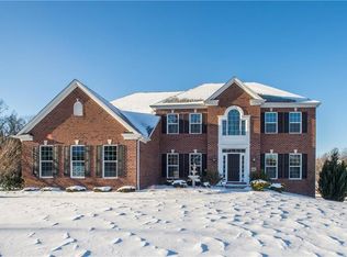676 Scenic Ridge Dr, Venetia, PA 15367