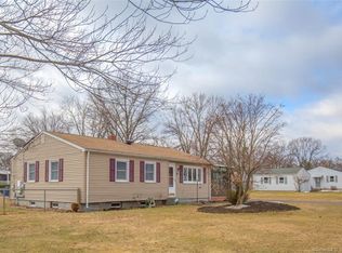 5 Alberta St, Windsor Locks, CT 06096