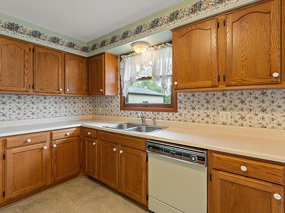3rd image of 70594 Dennis Dr