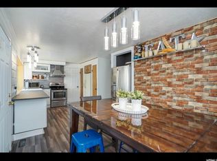 628 S Grand Oaks Dr, Fruit Heights, UT 84037