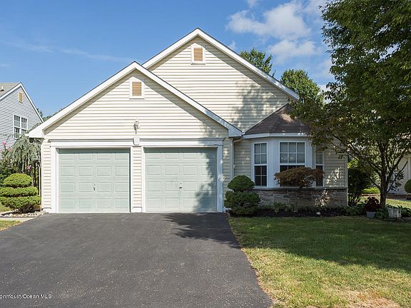 2nd image of 2973 Fieldcrest Ln