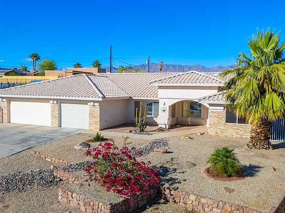 4th image of 270 Acoma Blvd N