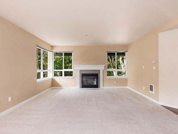 4th image of 3901 243rd Pl SE Unit O302