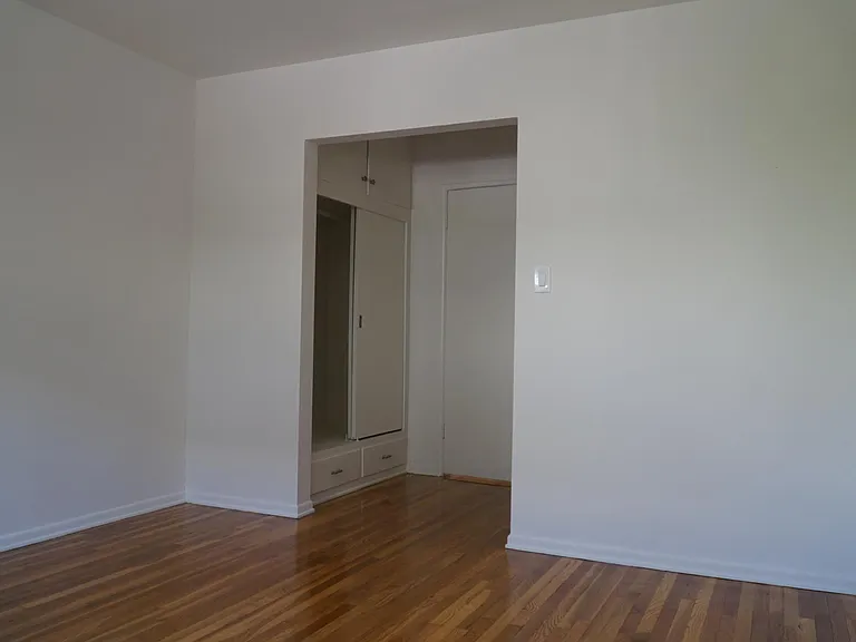 1021 N Sweetzer Ave #10 — Photo 12