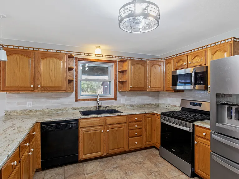6961 Collamer Rd — Photo 15