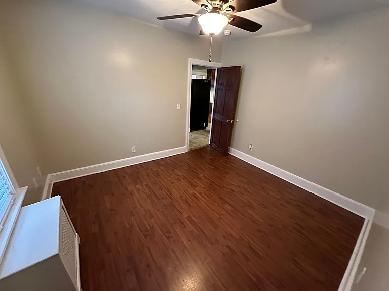 196 Clarence St #1 — Photo 13