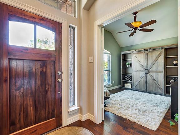 5th image of 2909 Preston Ln
