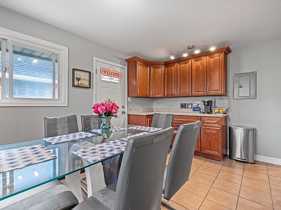 5th image of 8422 W 45th St