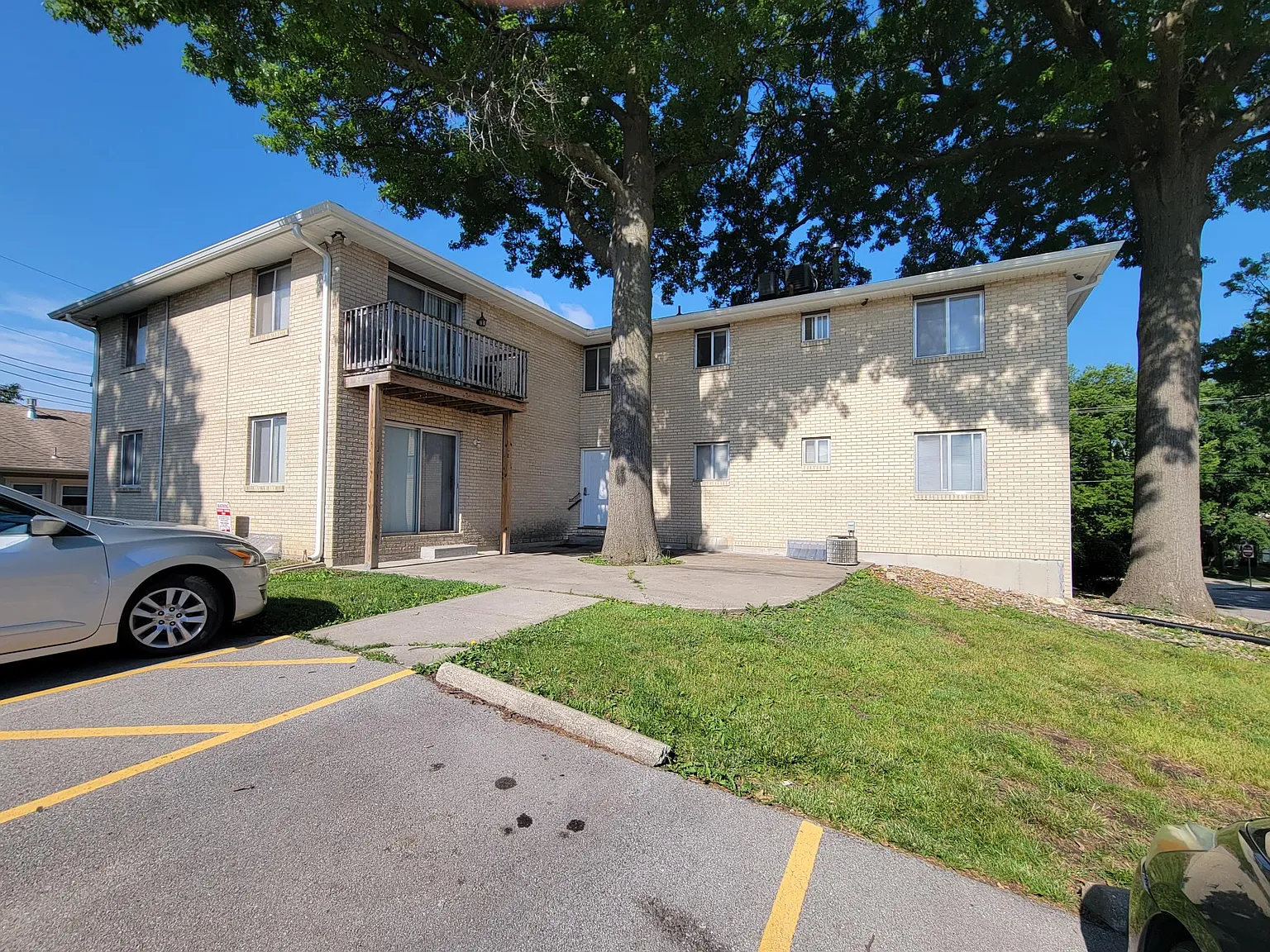 2 bed, 900 sqft, $925 — Photo 2