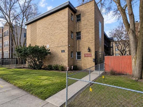 7420 N Winchester Ave APT 1B, Chicago, IL 60626
