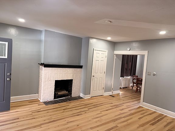4th image of 110 25th St #25